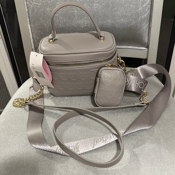 Betsey Johnson Skull Embossed Gray with Gold Hardware Vanity Crossbody Bag - Picture 1 of 12